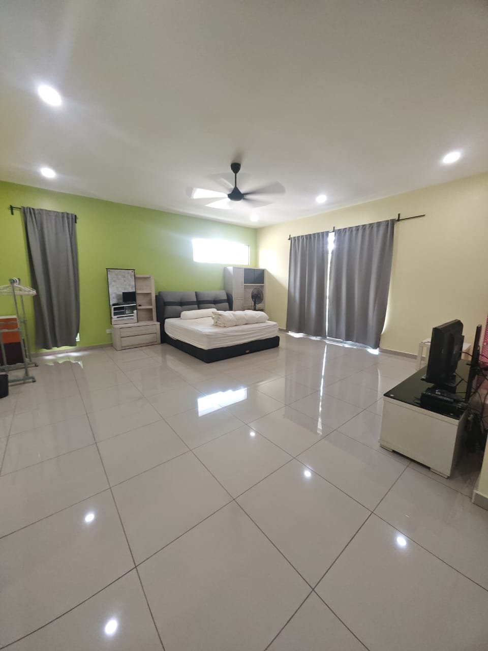 Double Storey Semi-Detached House for Sale / Rent property photo 2