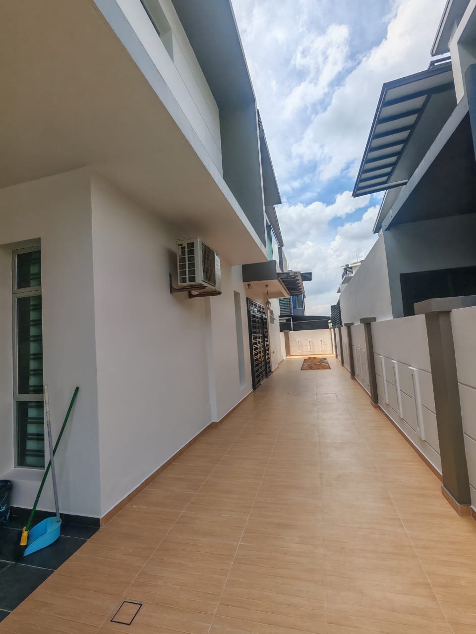 Double Storey Semi-Detached House for Sale / Rent property photo 5