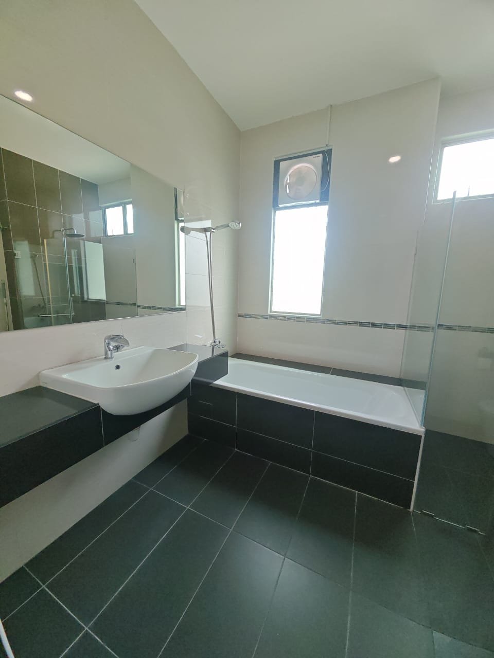 Double Storey Semi-Detached House for Sale / Rent property photo 9