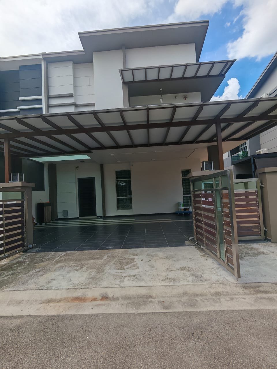 Double Storey Semi-Detached House for Sale / Rent property photo 11