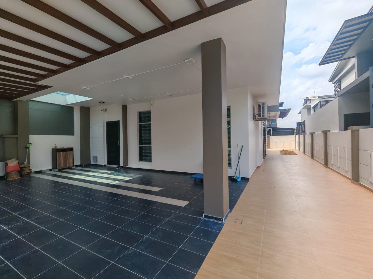 Double Storey Semi-Detached House for Sale / Rent property photo 15
