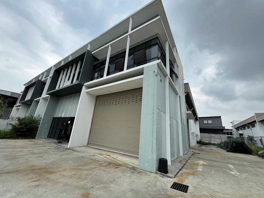 Desa Cemerlang cluster factory for rent 1