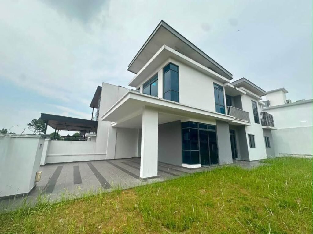 2-Storey Cluster House (Corner Lot) For Sale