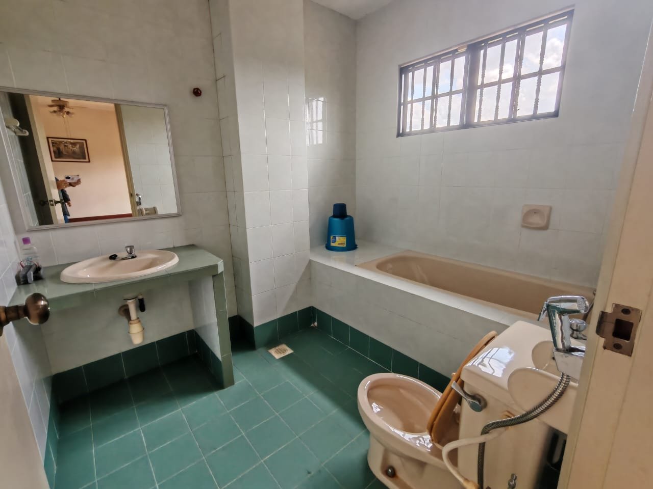Double Storey Bungalow for Rent property photo 17