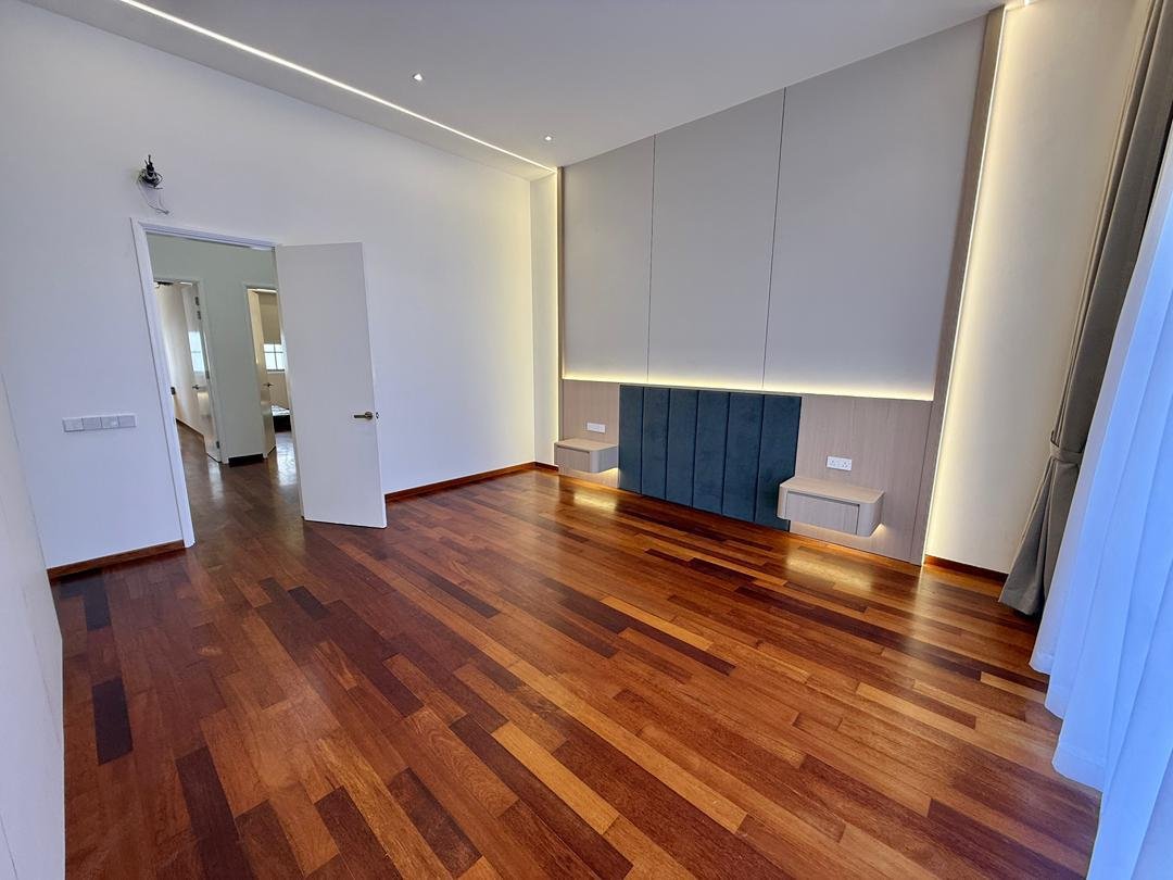 Double Storey Semi-Detached House for Sale property photo 7