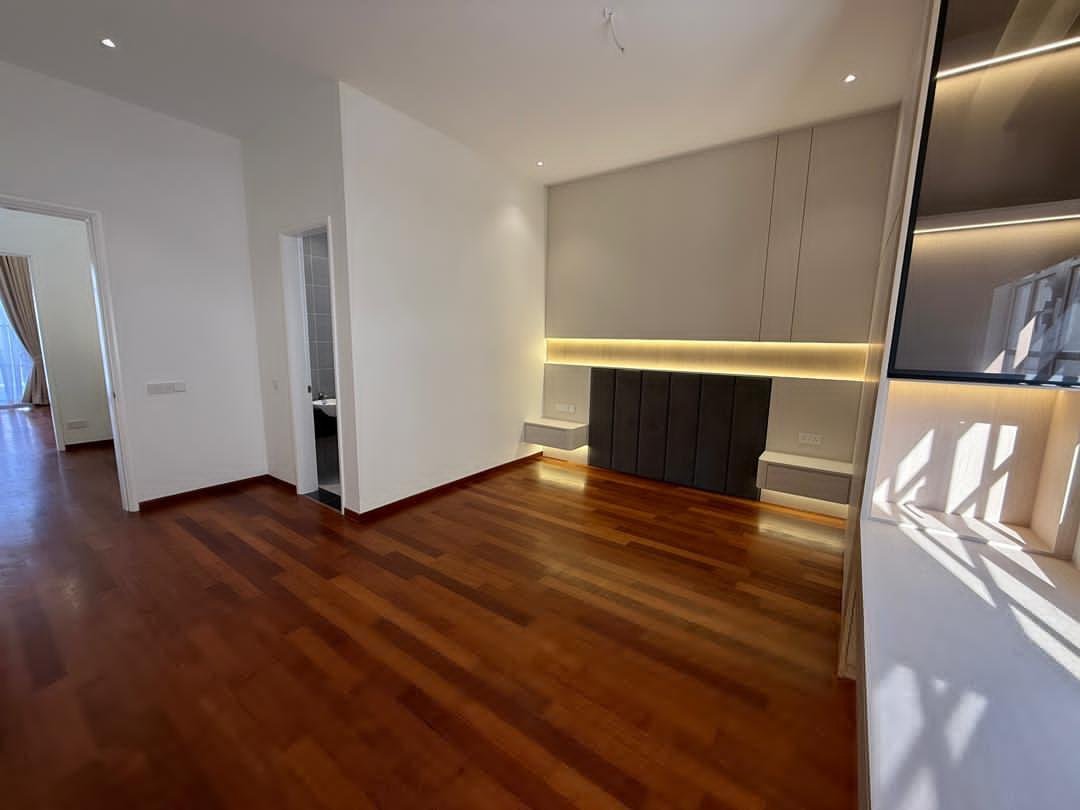 Double Storey Semi-Detached House for Sale property photo 11