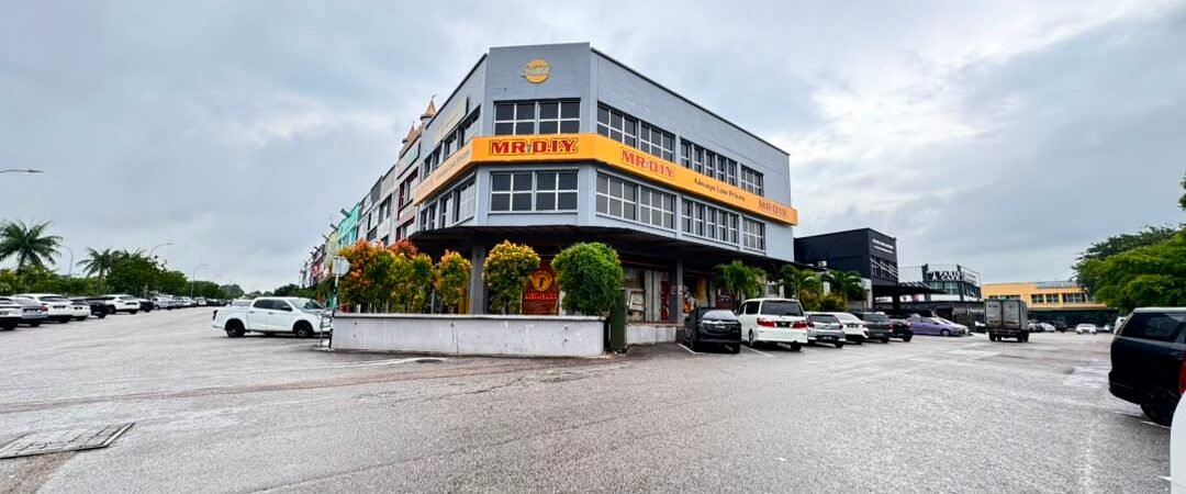Double Storey Corner Shoplot for Rent