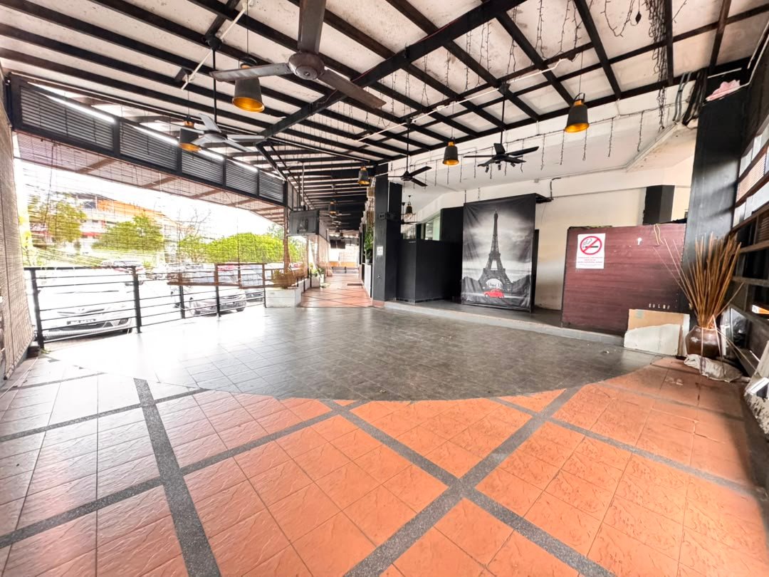 Double Storey Corner Shoplot for Rent property photo 2