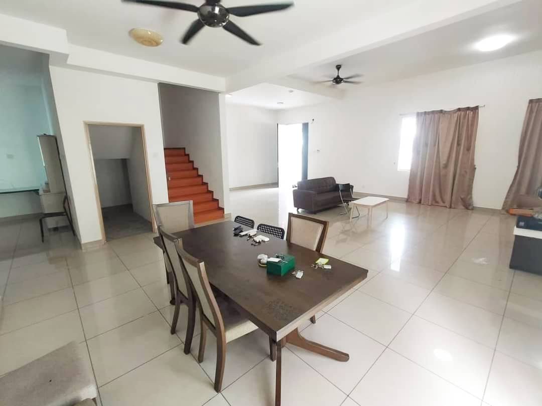 Double Storey Semi-Detached House for Sale property photo 8