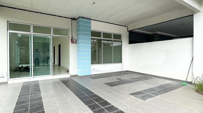 Single Storey Corner House for Sale