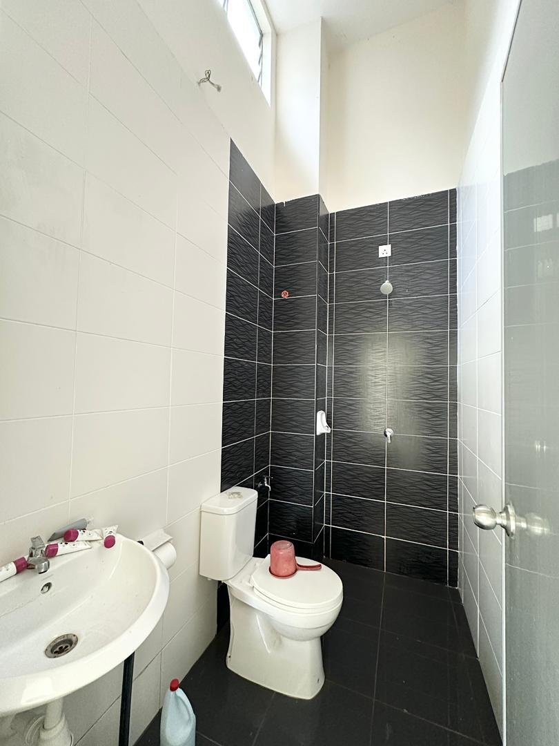 Single Storey Corner House for Sale property photo 4