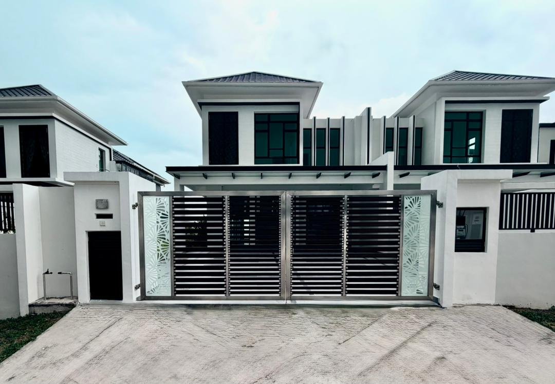 Double Storey Semi-Detached House for Sale property photo 1