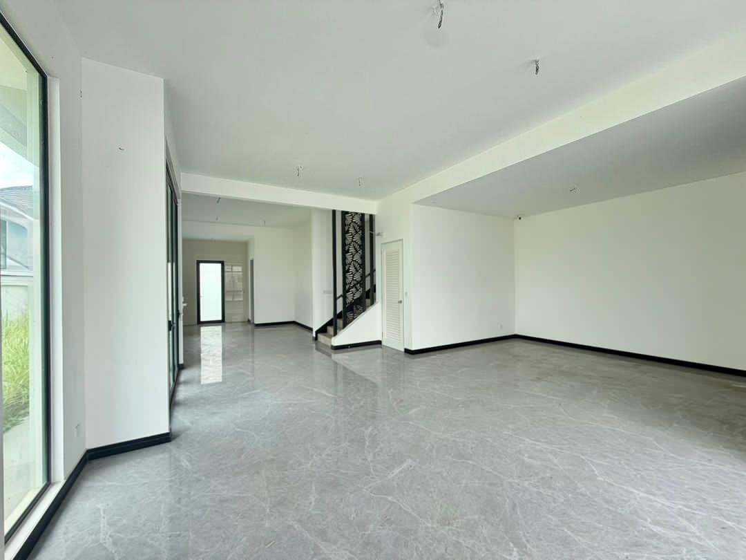 Double Storey Semi-Detached House for Sale property photo 3