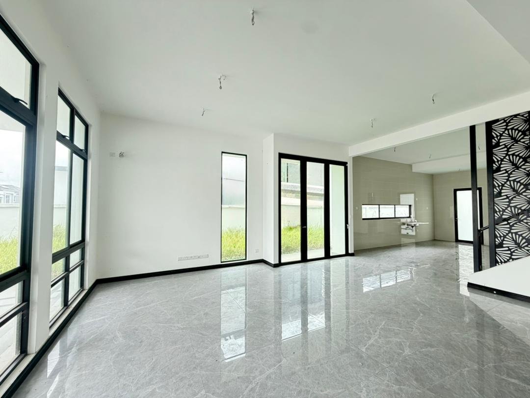 Double Storey Semi-Detached House for Sale property photo 4
