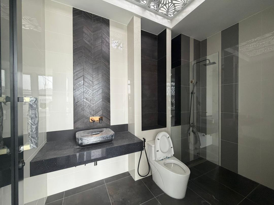 Double Storey Semi-Detached House for Sale property photo 5