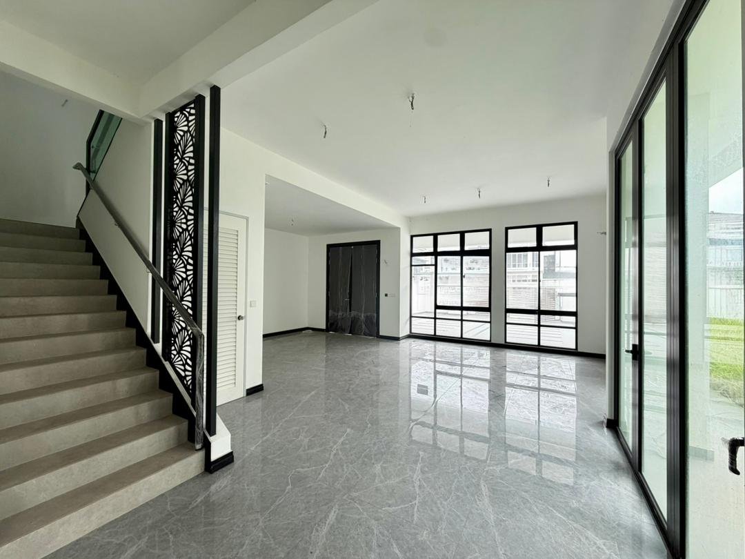 Double Storey Semi-Detached House for Sale property photo 6