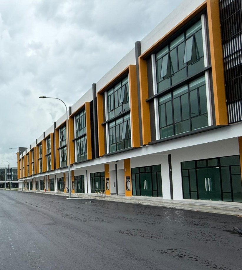 Three Storey Shoplot for Rent