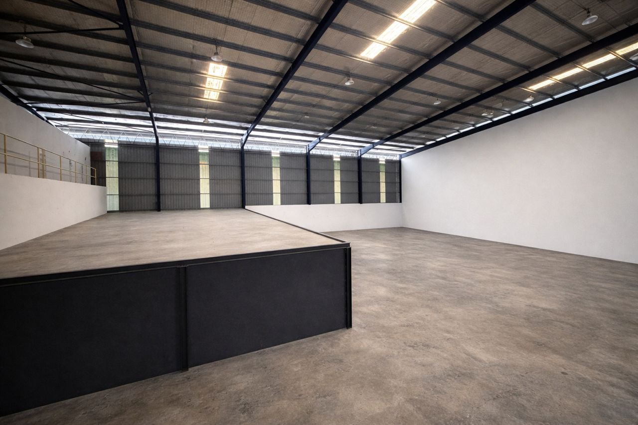 Semi-Detached Factory for Sale property photo 3