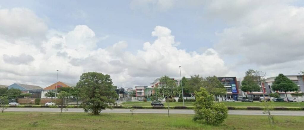 Four Storey Corner Shoplot for Sale