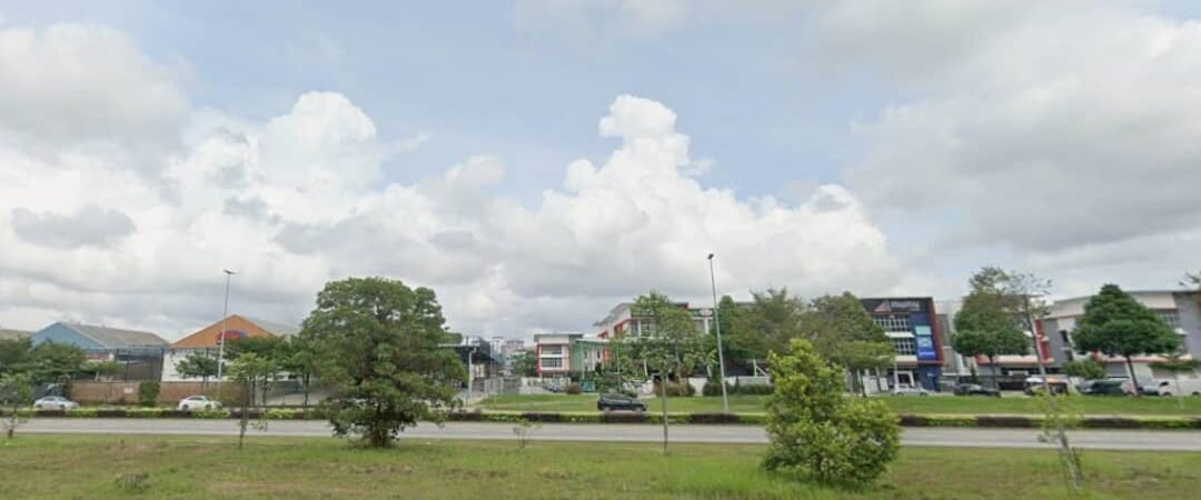 Four Storey Corner Shoplot for Sale