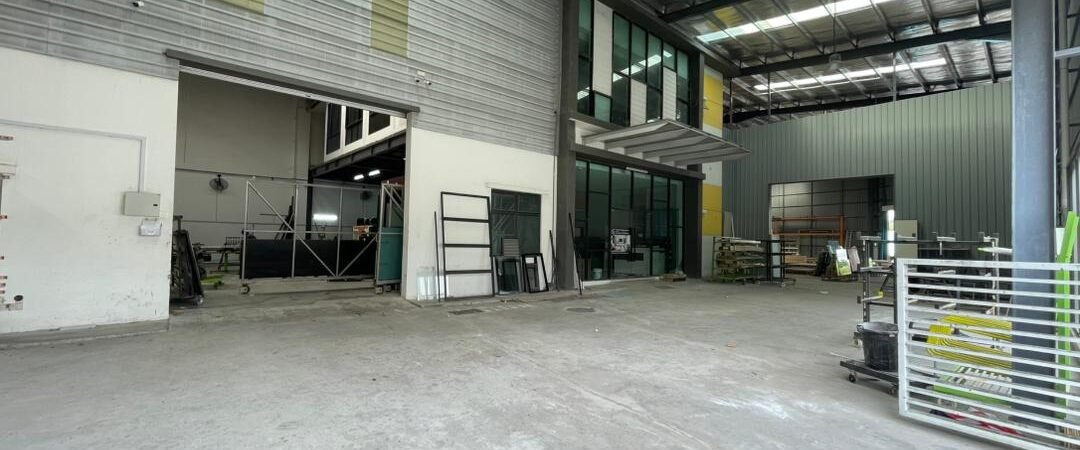 1.5 Storey Corner Cluster Factory for Sale or Rent