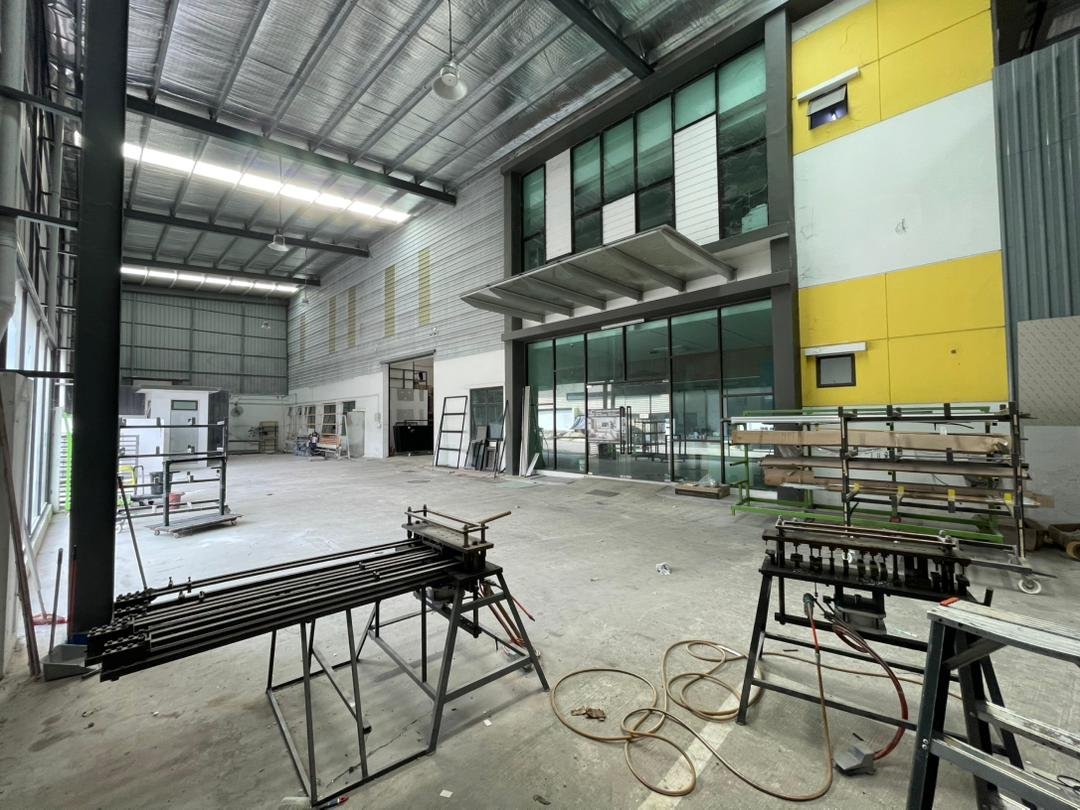 1.5 Storey Corner Cluster Factory for Sale or Rent property photo 2
