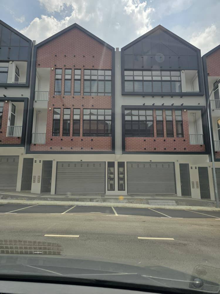 Two Adjoining 3 Storey Shoplots for Rent