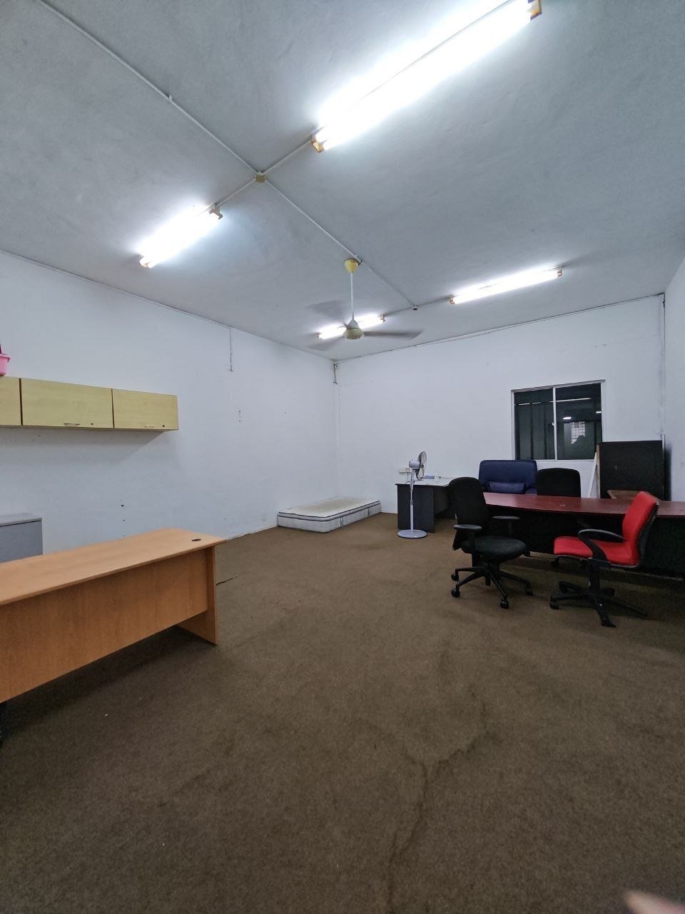 Semi-Detached Factory for Rent property photo 3
