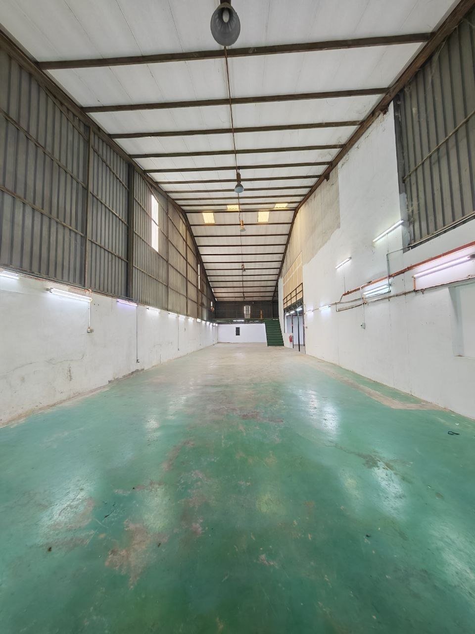 Semi-Detached Factory for Rent property photo 4