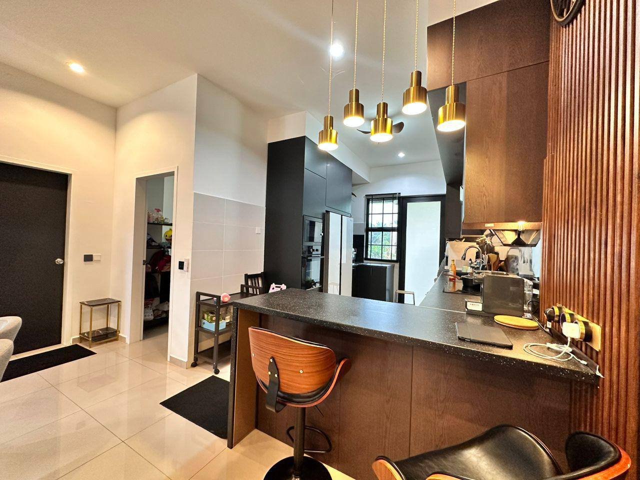 The Borough Double Storey Terrace House for Rent property photo 6