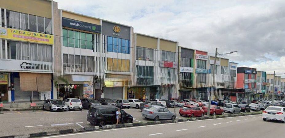 Three Storey Shoplot for Sale