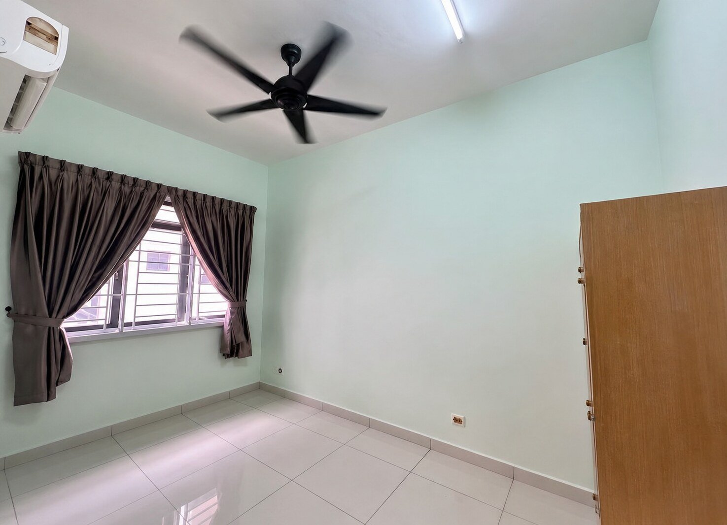 Valley West Double Storey Terrace House for Rent property photo 5