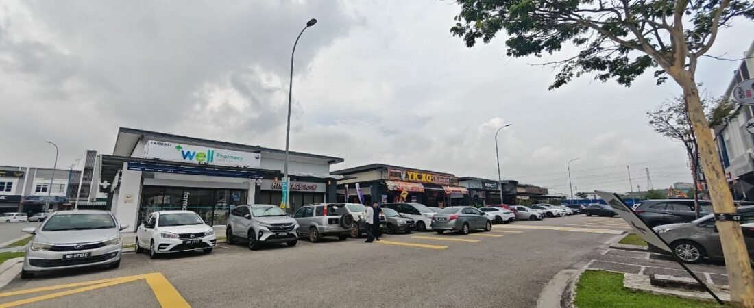 Three Storey Corner Shoplot for Rent