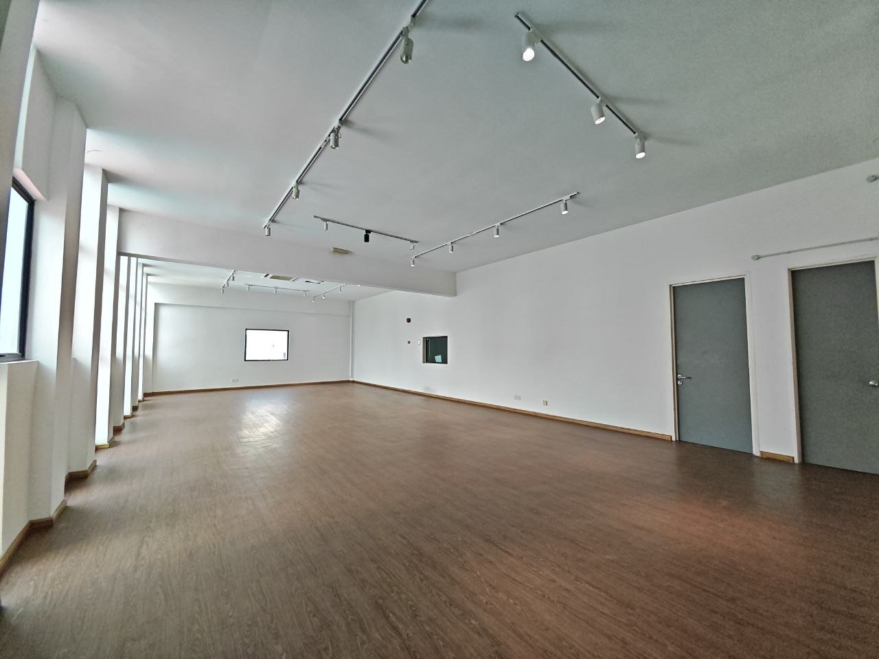 1.5-Storey Semi-Detached Factory for Rent property photo 1