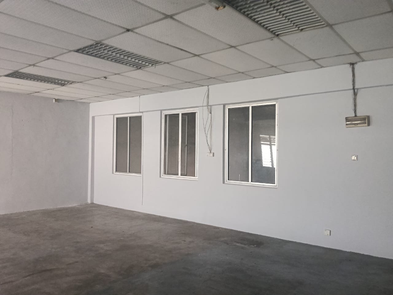 1.5-Storey Semi-Detached Factory for Rent property photo 1