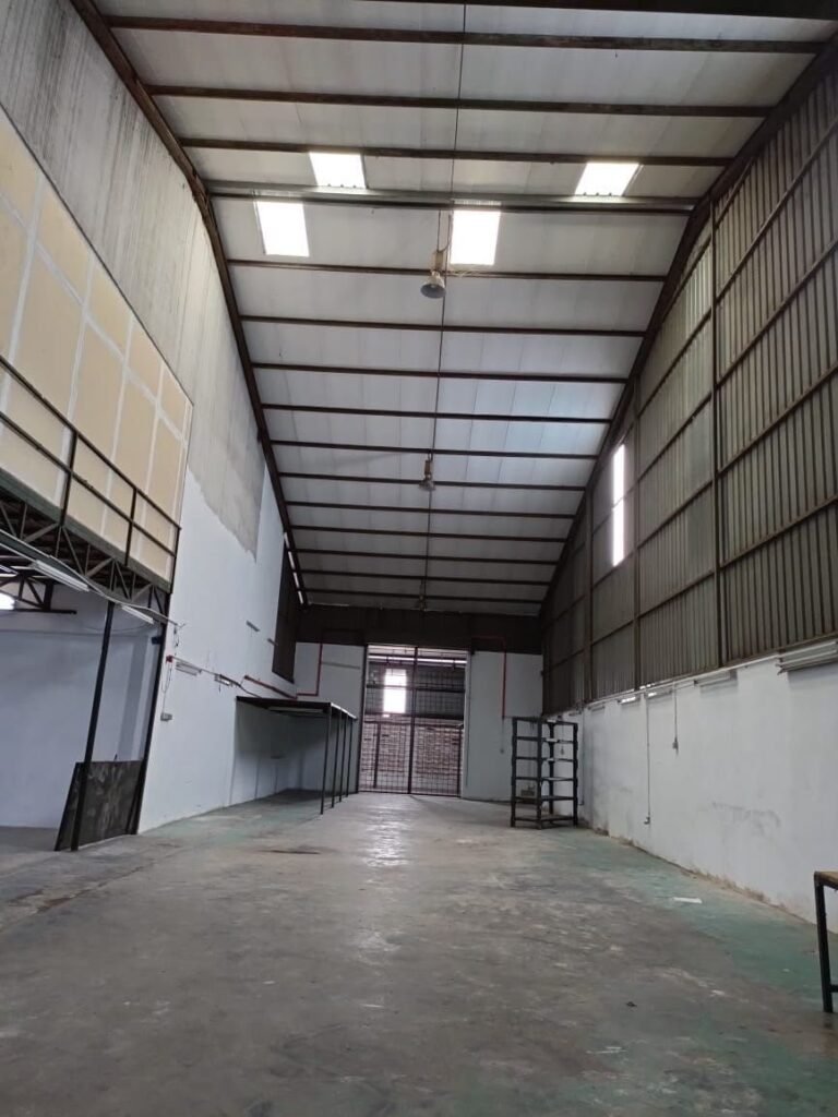 Semi-Detached Factory for Rent