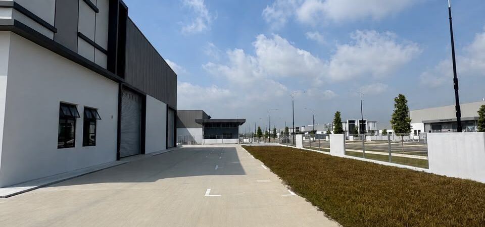 Brand-New Semi-Detached Corner Factory for Rent