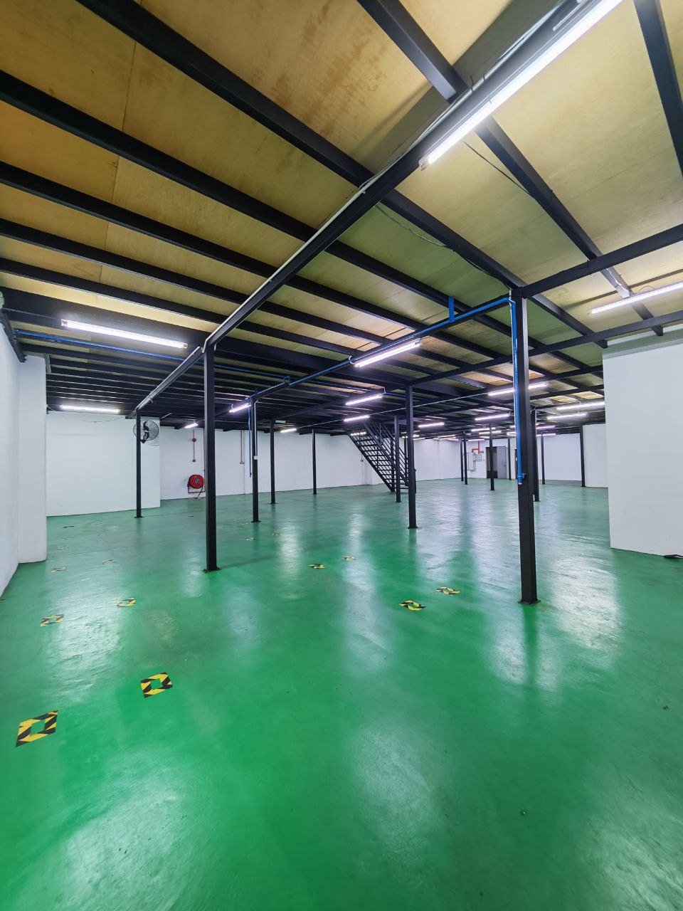 1.5-Storey Semi-Detached Factory for Rent property photo 2