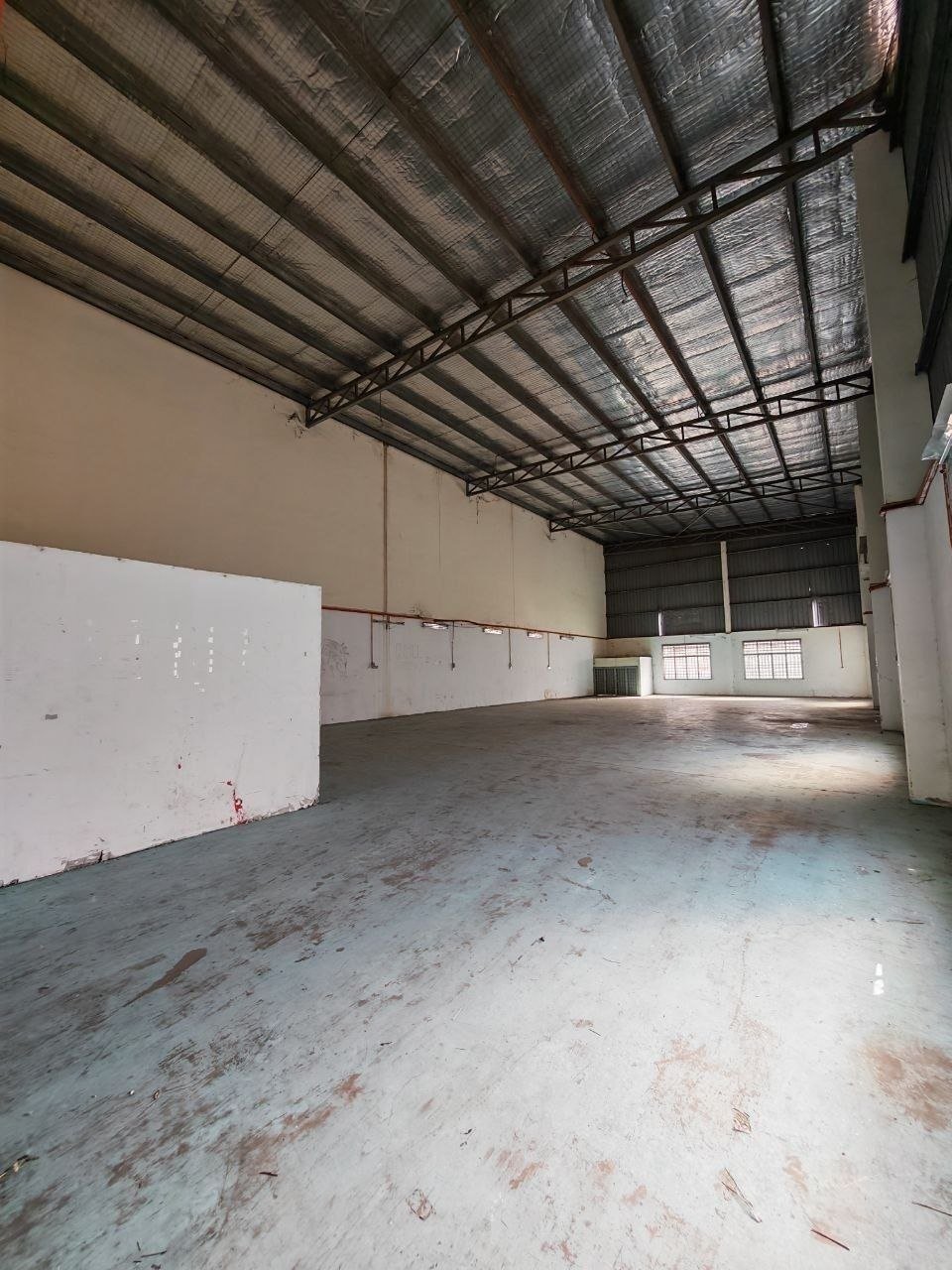 1.5-Storey Semi-Detached Factory for Rent property photo 2