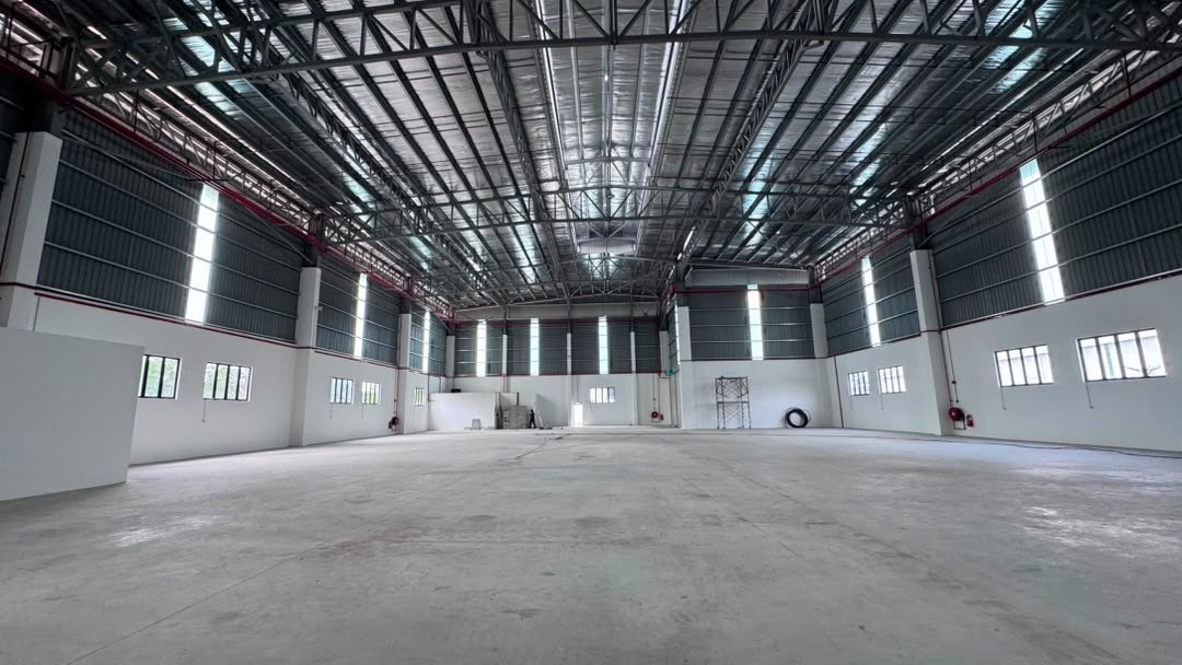 Detached Factory for Rent property photo 3