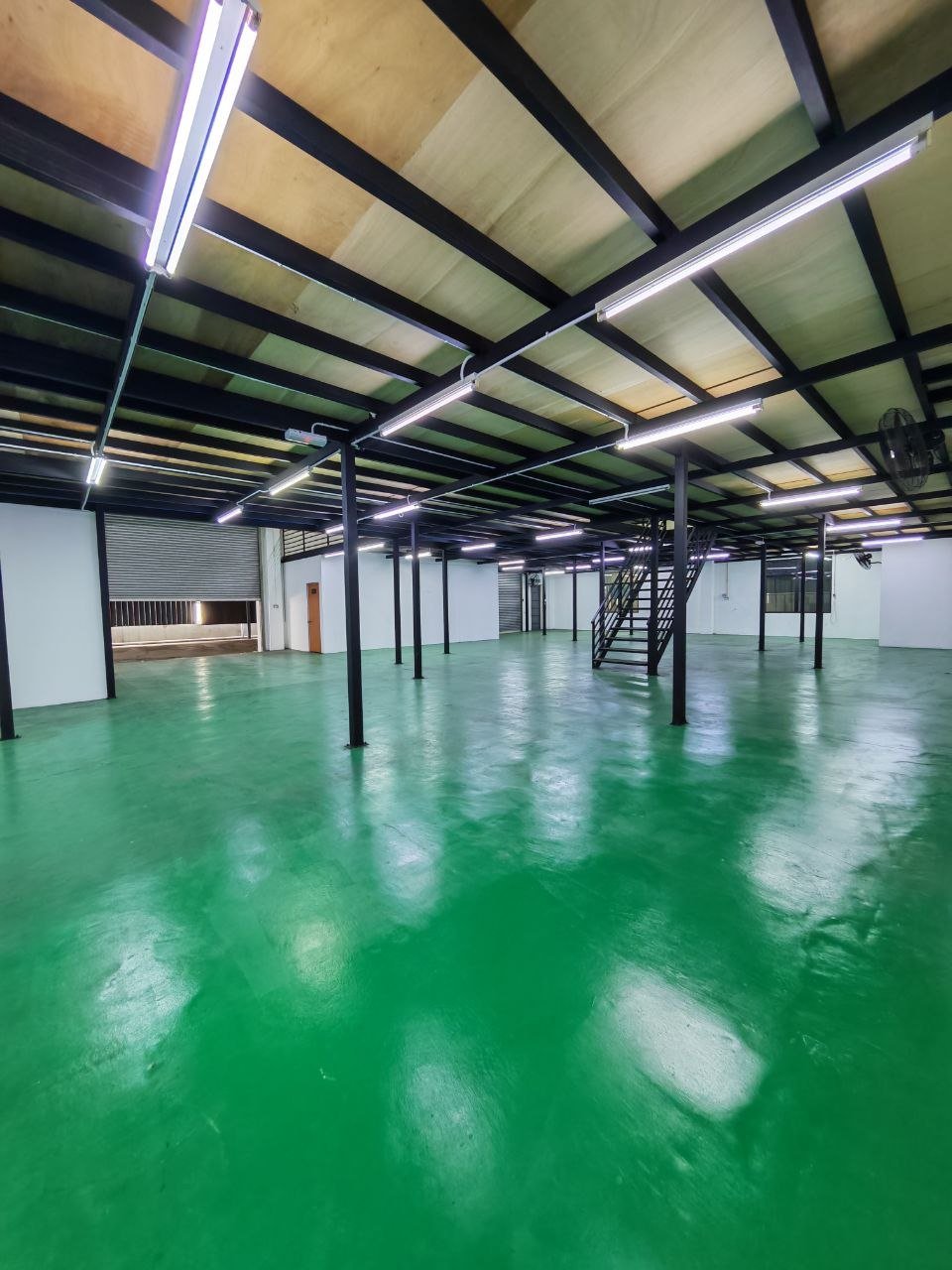 1.5-Storey Semi-Detached Factory for Rent property photo 3