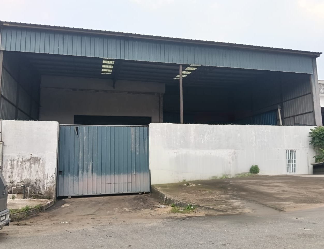 1.5-Storey Semi-Detached Factory for Rent property photo 4