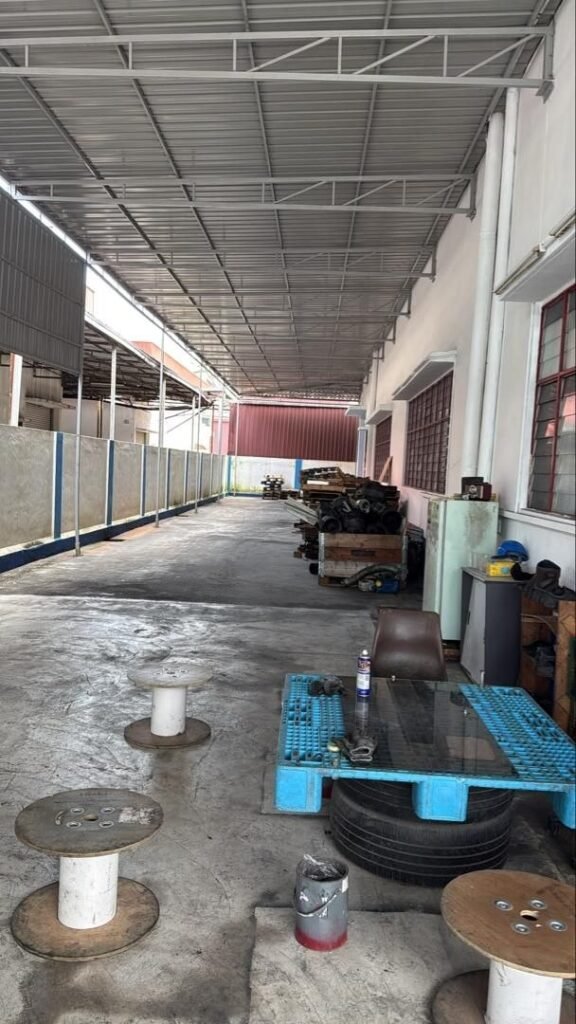 1.5-Storey Semi-Detached Factory for Rent