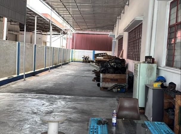 1.5-Storey Semi-Detached Factory for Rent