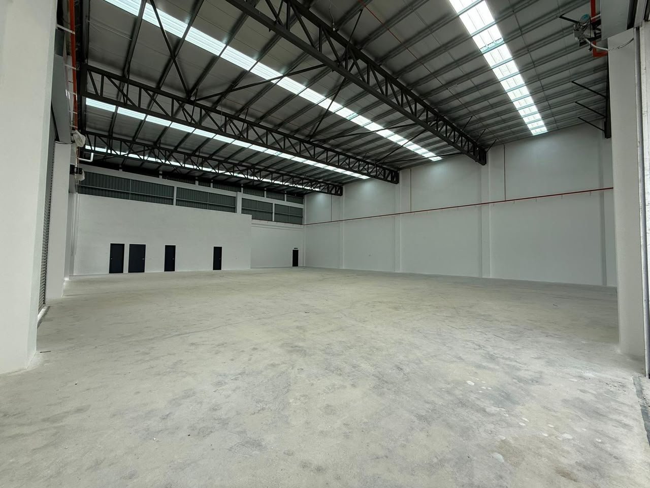 Brand-New Semi-Detached Factory for Rent property photo 4