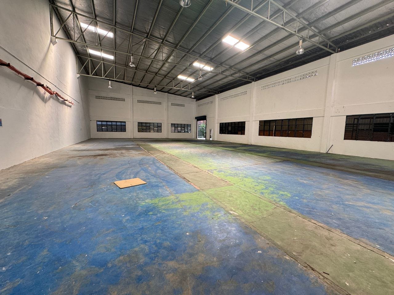 1.5-Storey Semi-Detached Factory for Rent property photo 5