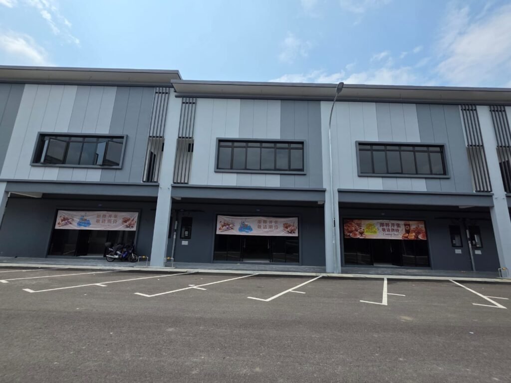 Brand-New 1.5-Storey Terrace Factories for Sale or Rent