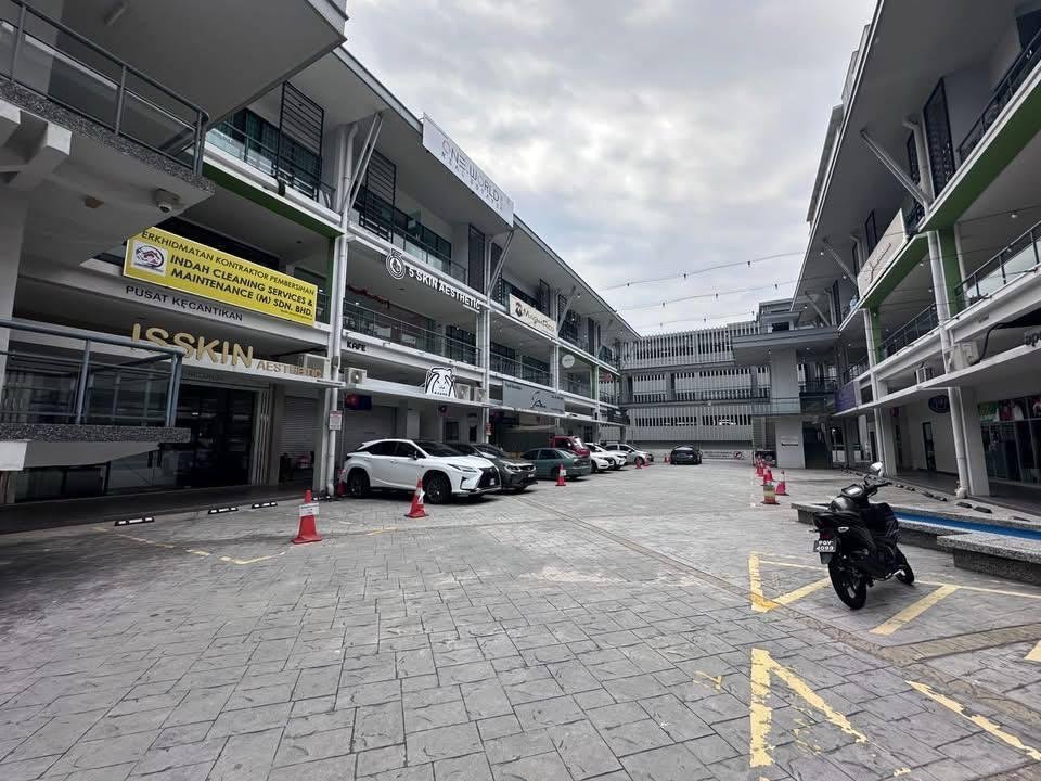3-Storey Shop Lot for Sale property photo 2