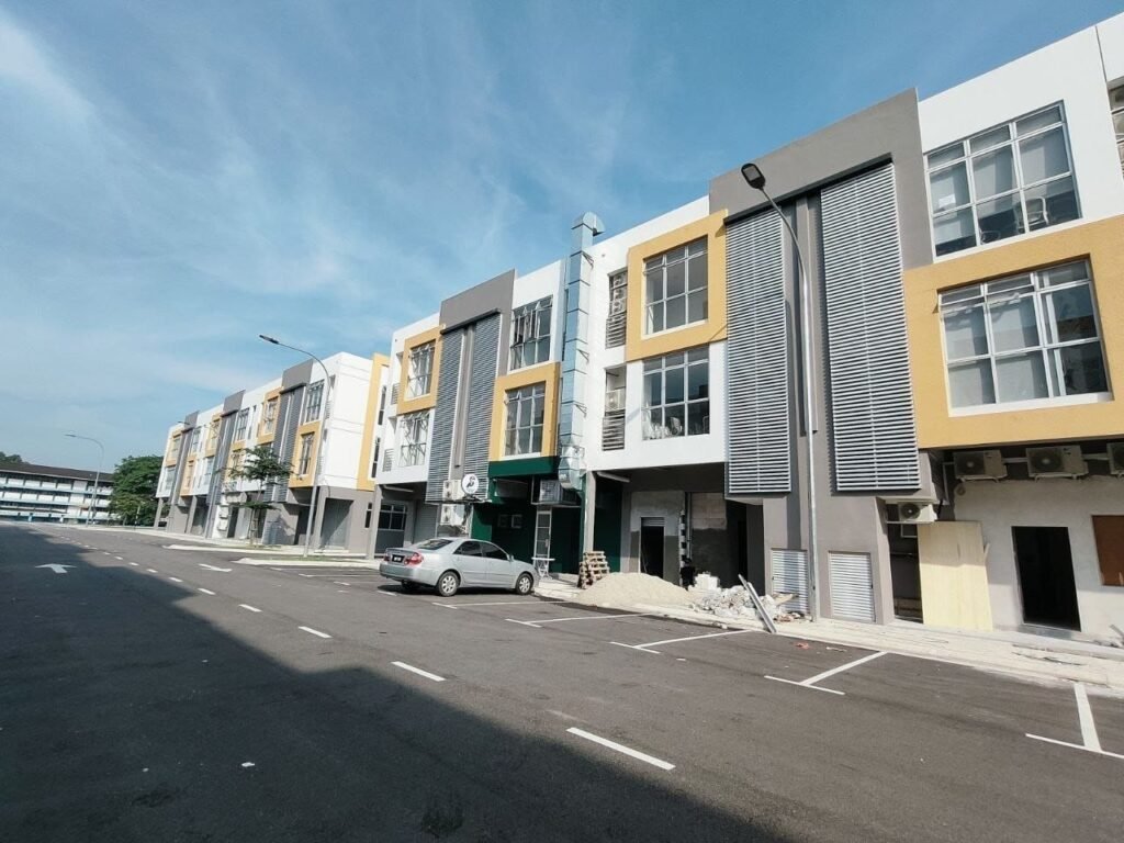 Ground-Floor Commercial Shop Lot for Rent