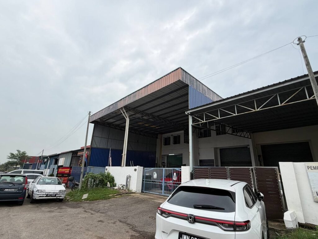 1.5-Storey Terrace Factory for Rent